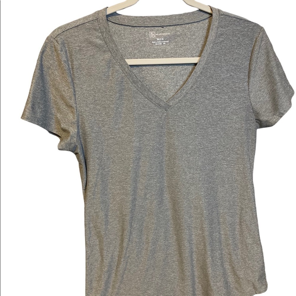 No Boundaries Woman’s Gray Tshirt Size M, V Neck